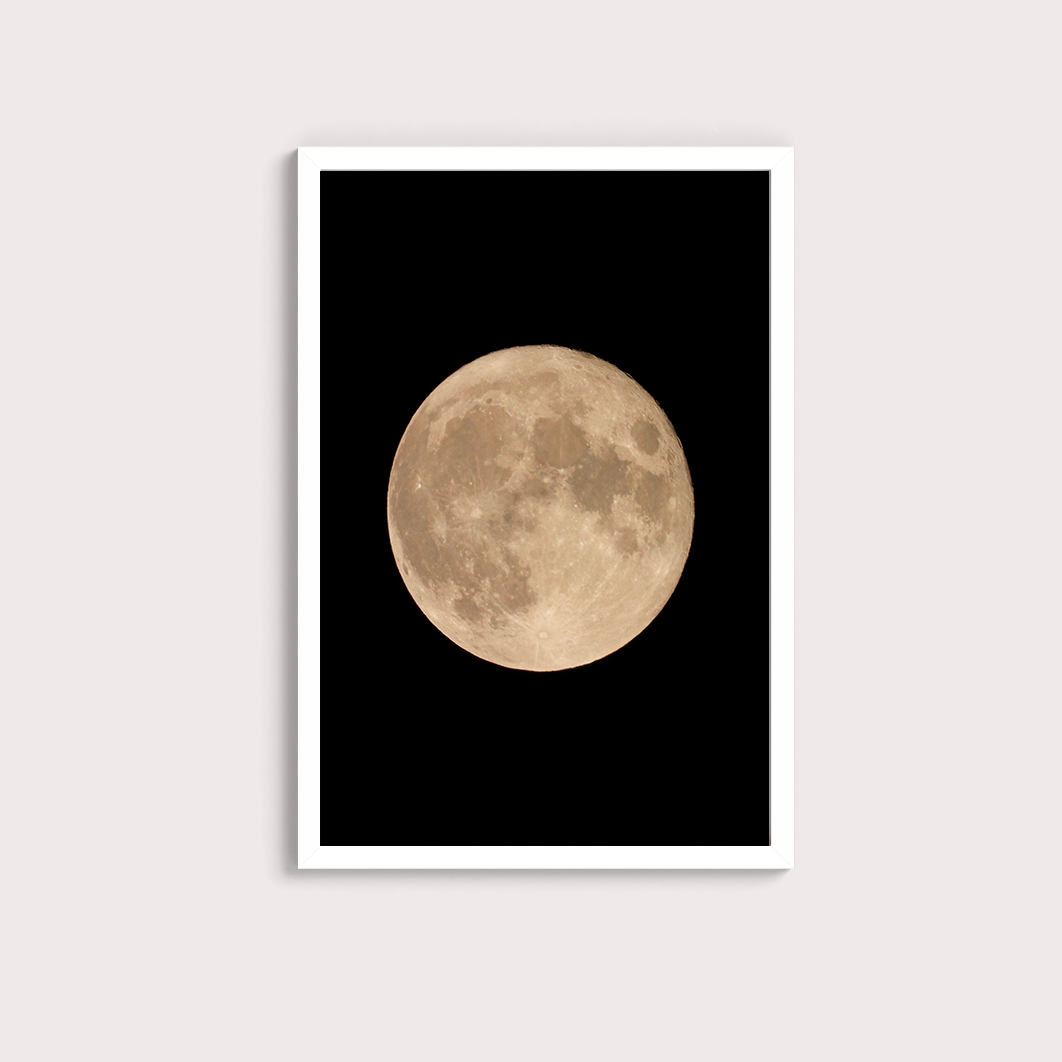 Moon - LARTESTUDIO