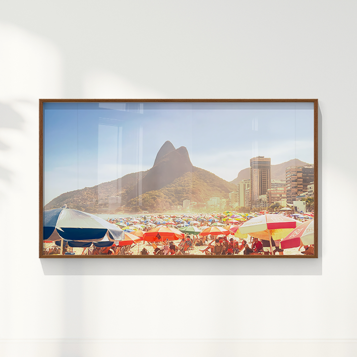 Quadro Uma tarde de verão no Leblon por Larissa Heitmann - Tiragem Limitada